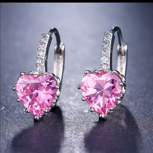 New Women’s 925 Silver Beautiful Heart Sapphire Earrings - Picture 2 of 3